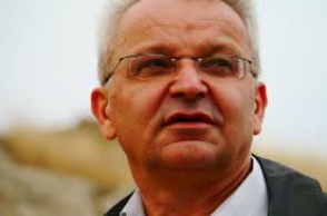 Վերահսկել հոգևոր-քաղաքական էլիտային